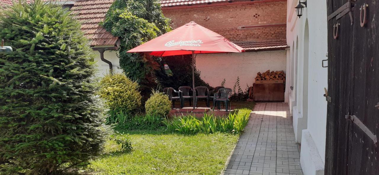 Farma Macas Villa Lázně Bohdaneč Exterior foto